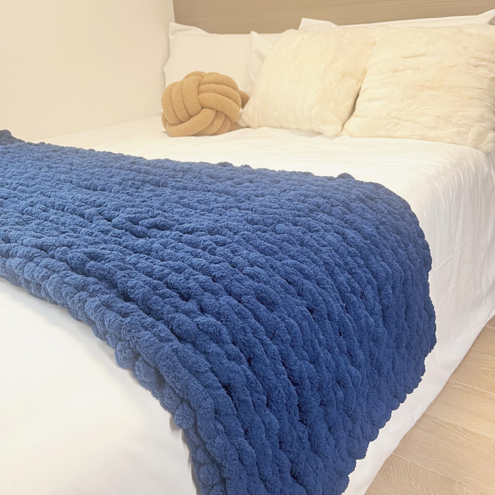 Chunky Knit Throw Blanket 48"*71", Hand Knitted Warm Chenille Blanket, Soft Thick Large Rope Knot Cable Crochet Blankets for Couch Bed Sofa, Ideal (Light Brown)