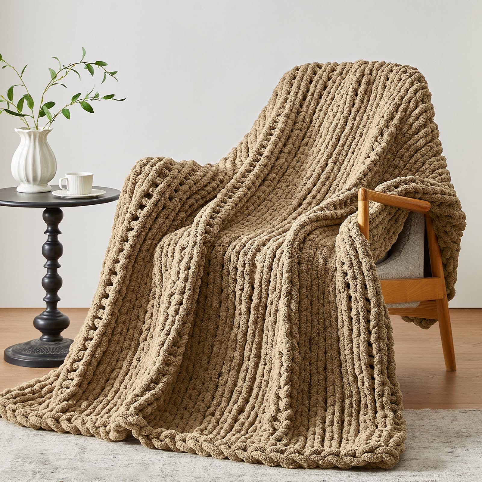 Negwoo Chunky Knit Throw Blanket, 50''*60'' Knitted Throw Chenille Yarn for Bed Couch, Handmade Cream Crochet Big Thick Blanket, Machine Washable Cute Comfy Blanket for Home Decor