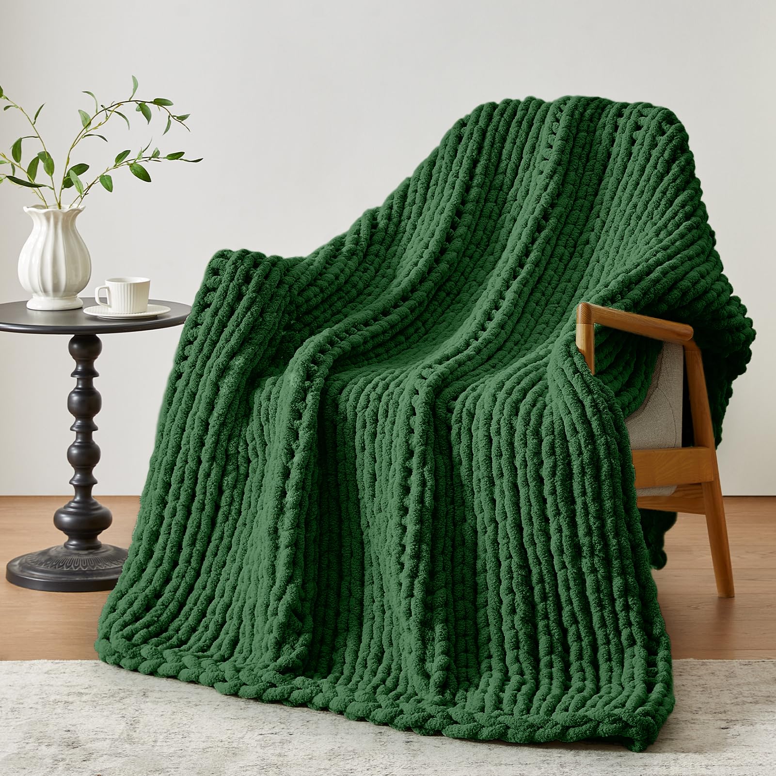 Negwoo Chunky Knit Throw Blanket, 50''*60'' Knitted Throw Chenille Yarn for Bed Couch, Handmade Cream Crochet Big Thick Blanket, Machine Washable Cute Comfy Blanket for Home Decor