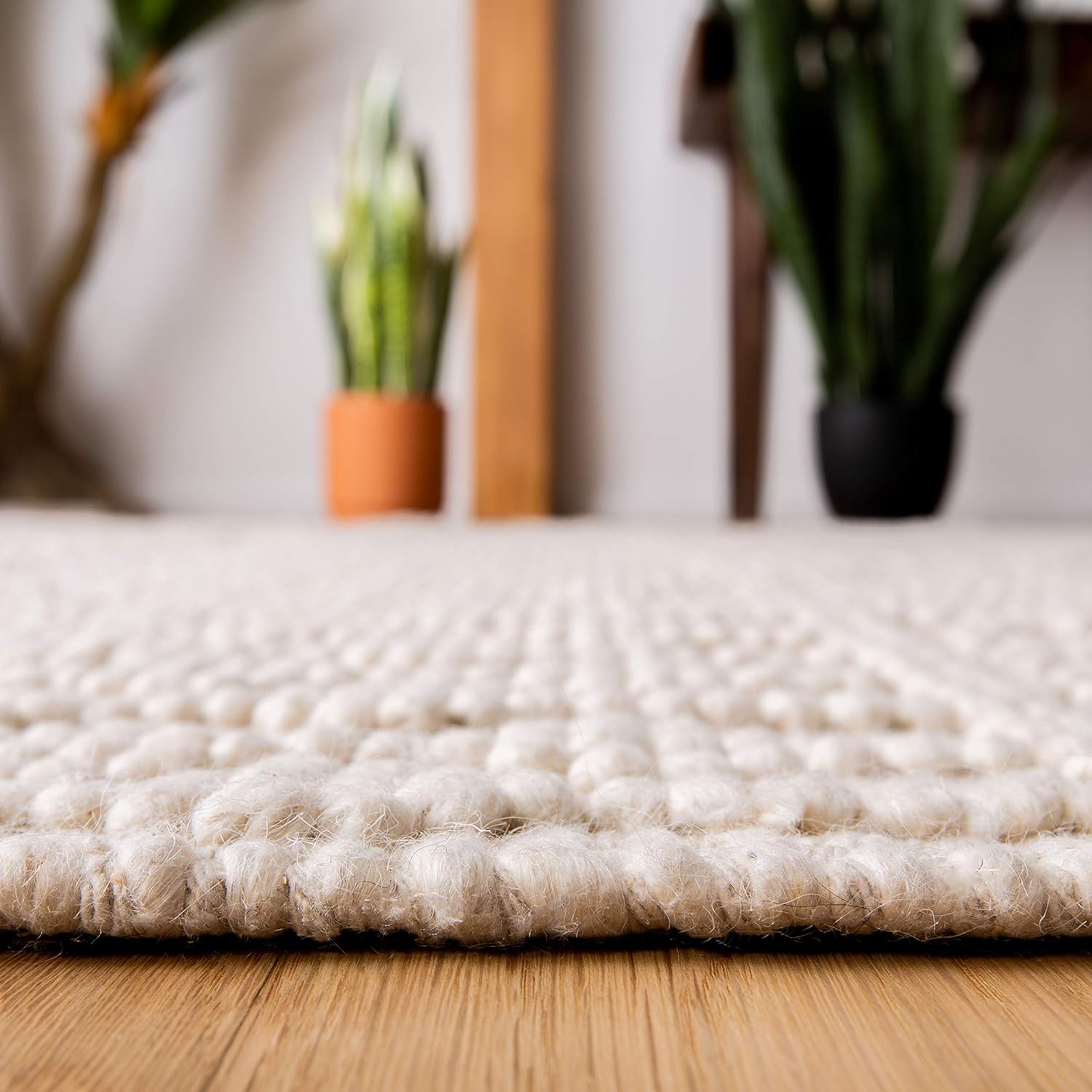 SAFAVIEH Natura Collection Area Rug - 5' x 8', Ivory, Handmade Moroccan Boho Wool Fringe, Ideal for High Traffic Areas in Living Room, Bedroom (NAT852B)
