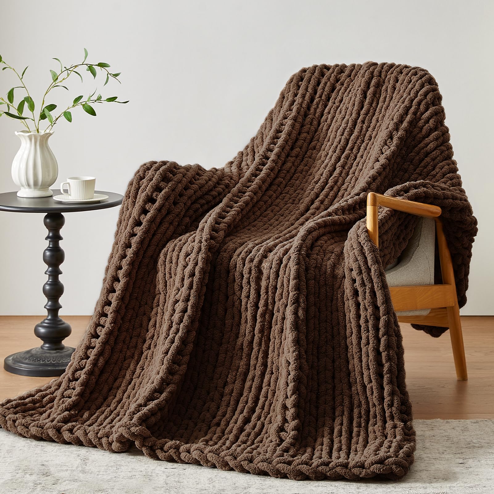 Negwoo Chunky Knit Throw Blanket, 50''*60'' Knitted Throw Chenille Yarn for Bed Couch, Handmade Cream Crochet Big Thick Blanket, Machine Washable Cute Comfy Blanket for Home Decor