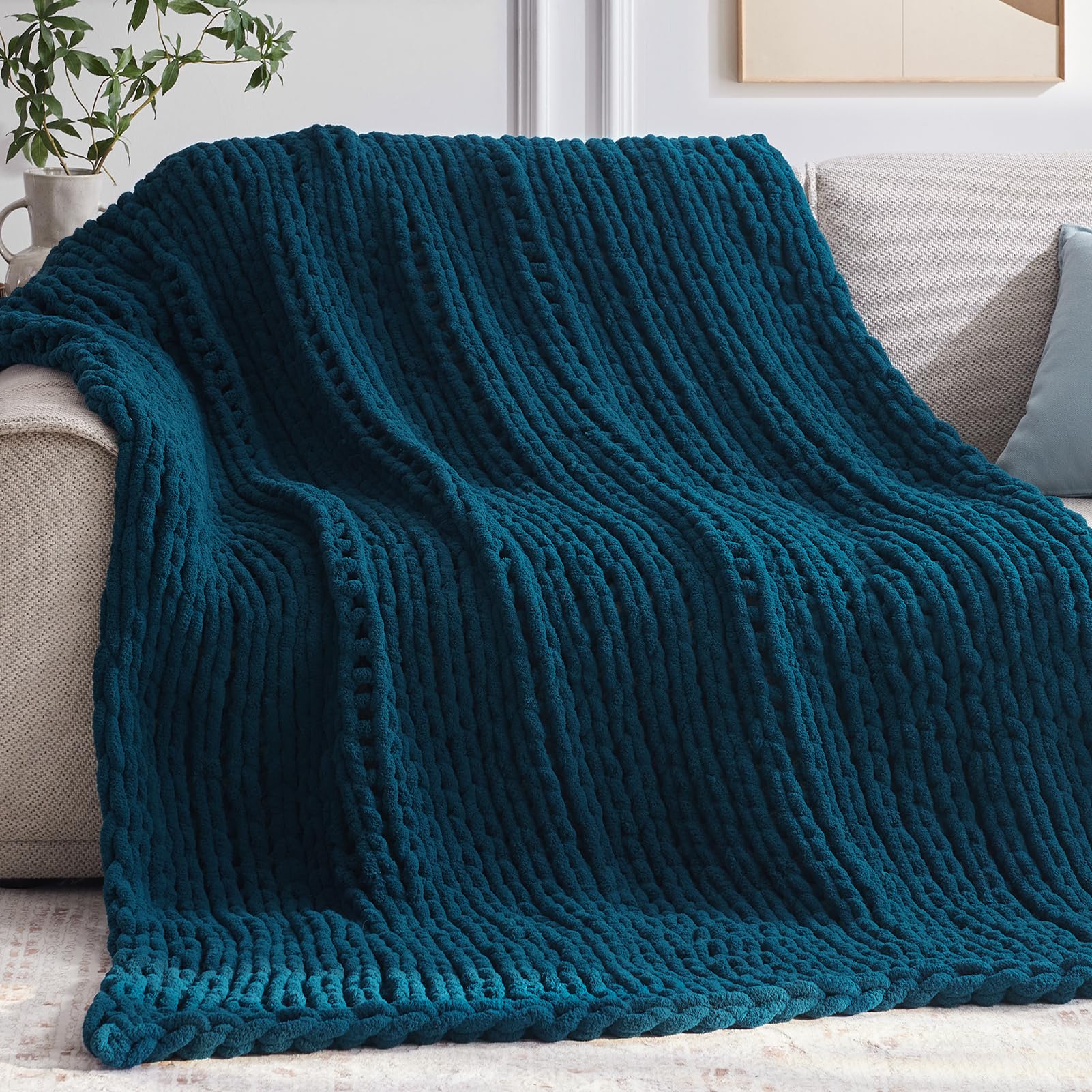 Negwoo Chunky Knit Throw Blanket, 50''*60'' Knitted Throw Chenille Yarn for Bed Couch, Handmade Cream Crochet Big Thick Blanket, Machine Washable Cute Comfy Blanket for Home Decor