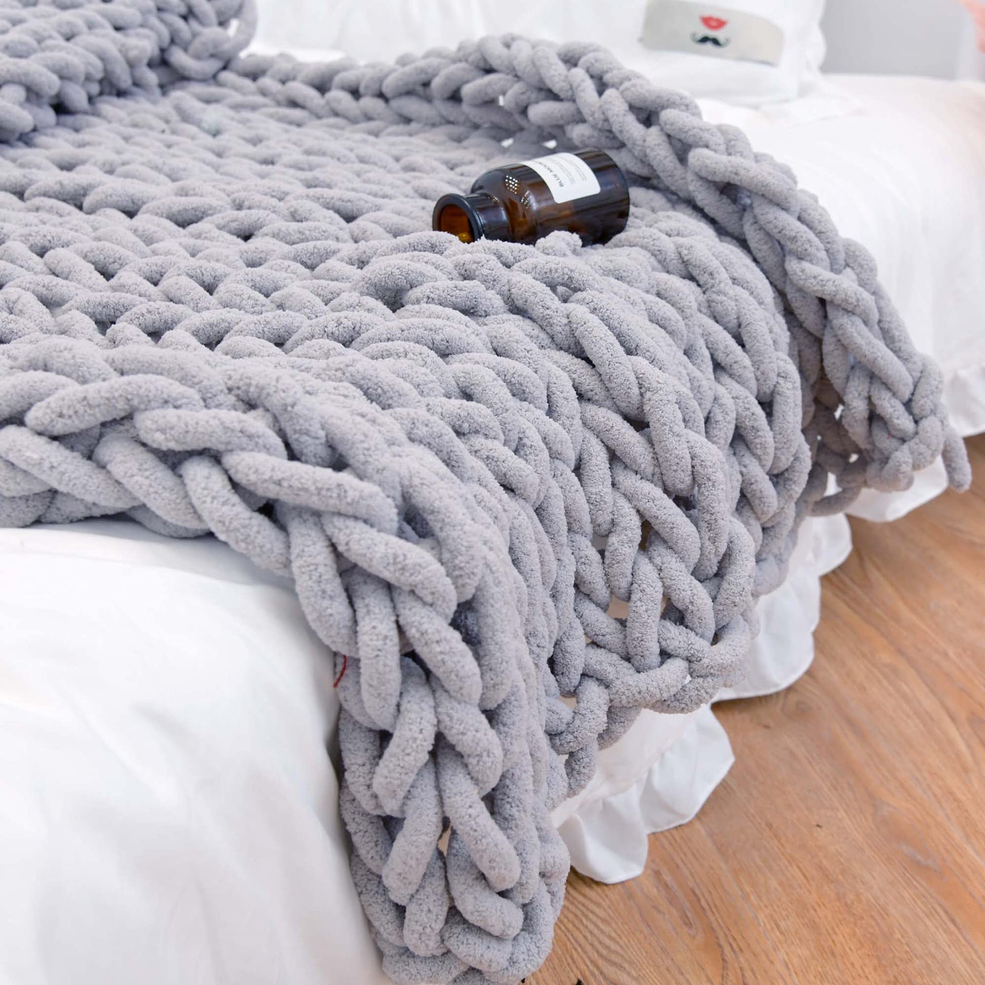 Chunky Knit Throw Blanket 48"*71", Hand Knitted Warm Chenille Blanket, Soft Thick Large Rope Knot Cable Crochet Blankets for Couch Bed Sofa, Ideal (Light Brown)