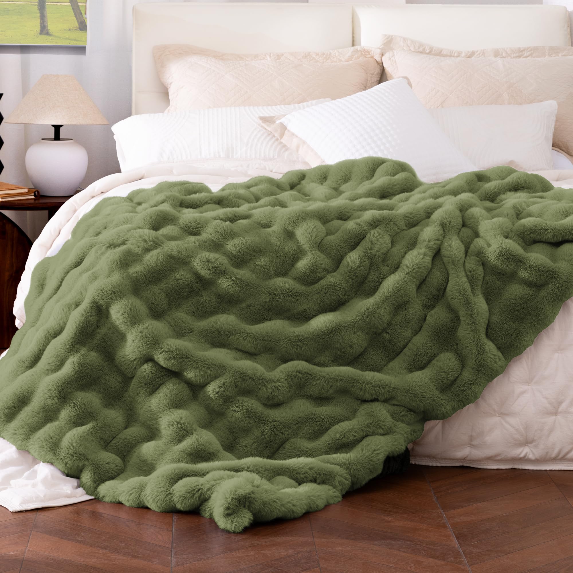 Ultra Soft Cozy Faux Fur Throw Blanket, Fuzzy Plush Thick Bubble Blanket, Oversize Luxury Fluffy Blanket for Couch, Sofa, Bedroom, and Living Room, 50x60 Inches, Light Brown