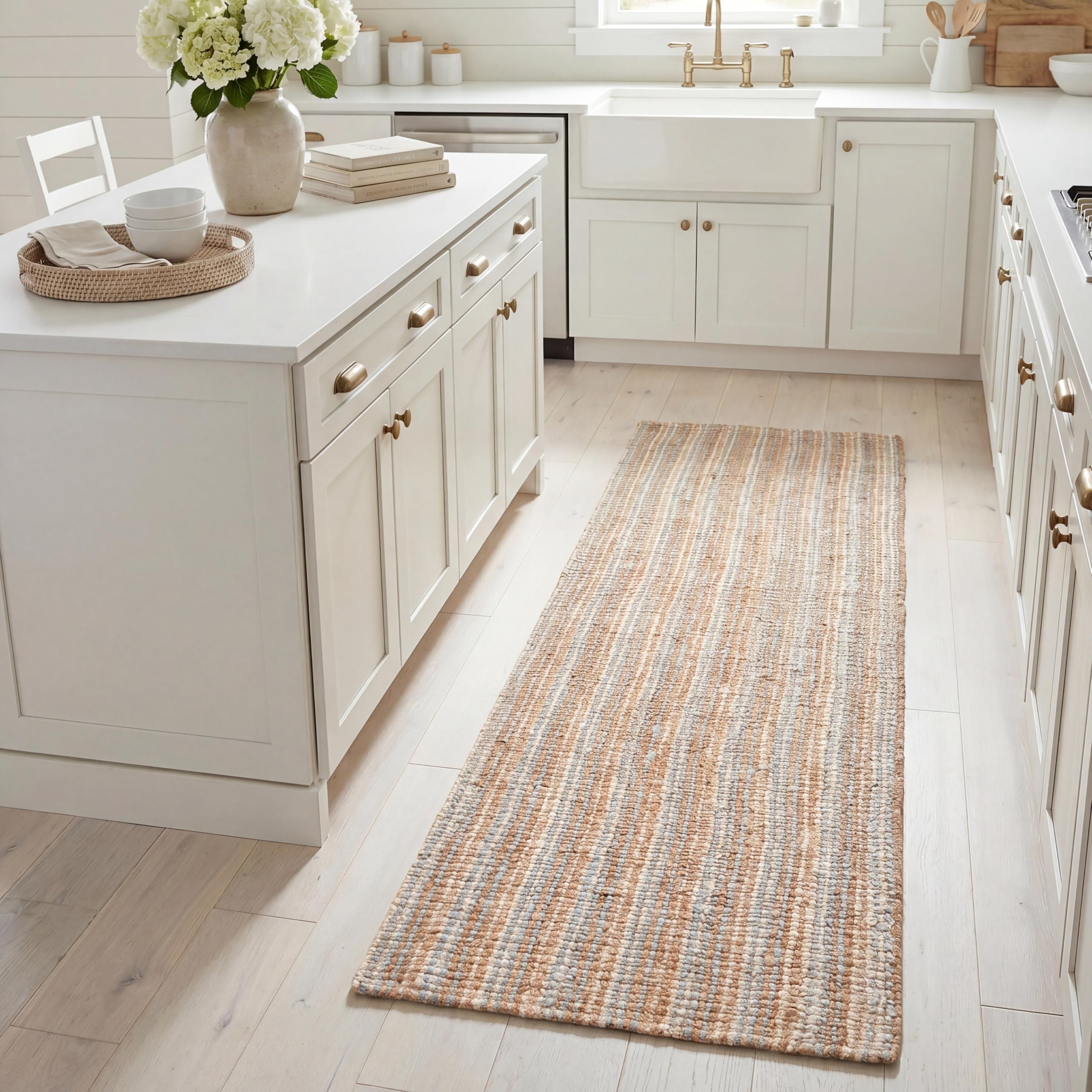 SAFAVIEH Natural Fiber Collection Area Rug - 5' x 7'6", Natural Brown, Handmade Jute, Farmhouse Style, Chunky Textured Thick Pile (NF447A)