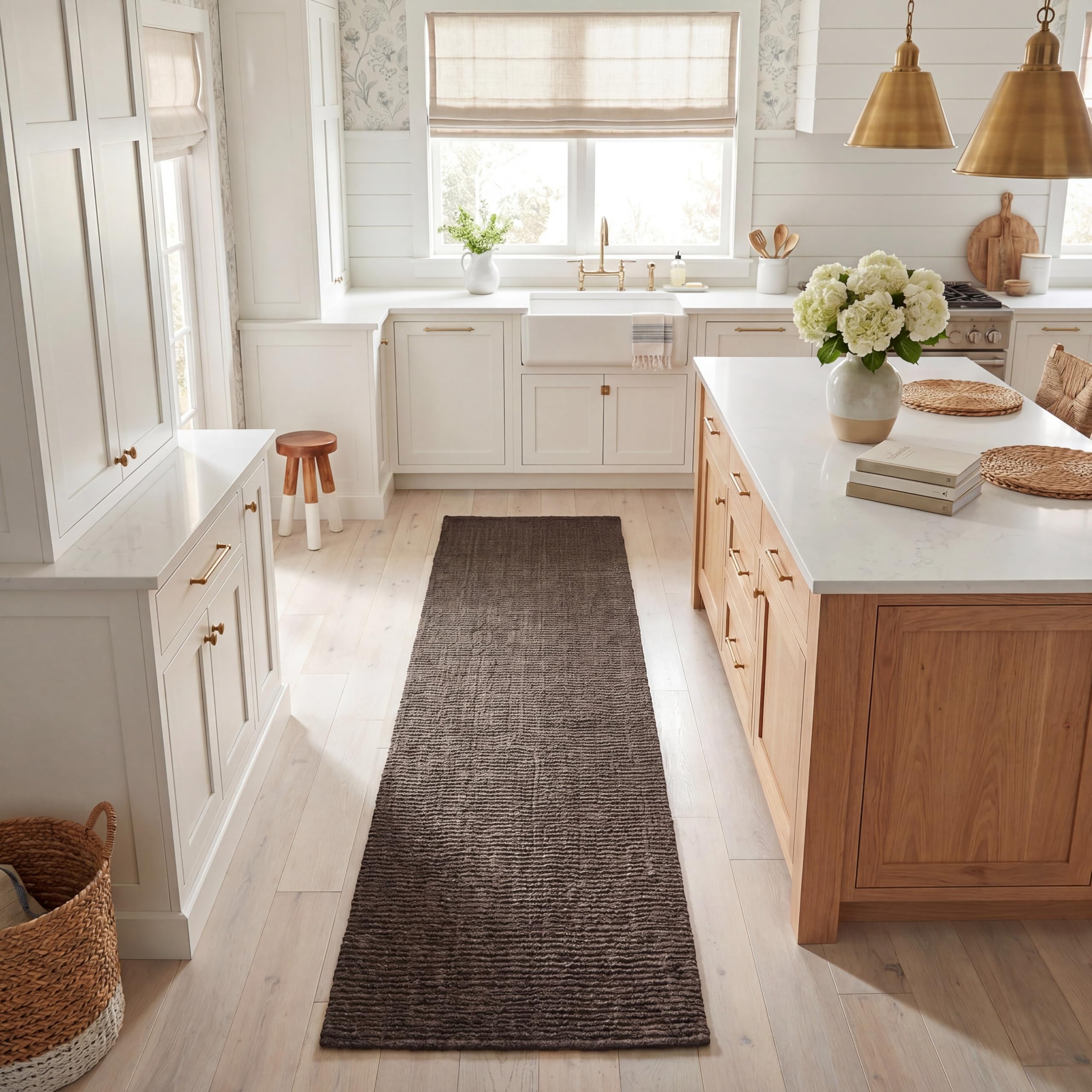 SAFAVIEH Natural Fiber Collection Area Rug - 5' x 7'6", Natural Brown, Handmade Jute, Farmhouse Style, Chunky Textured Thick Pile (NF447A)