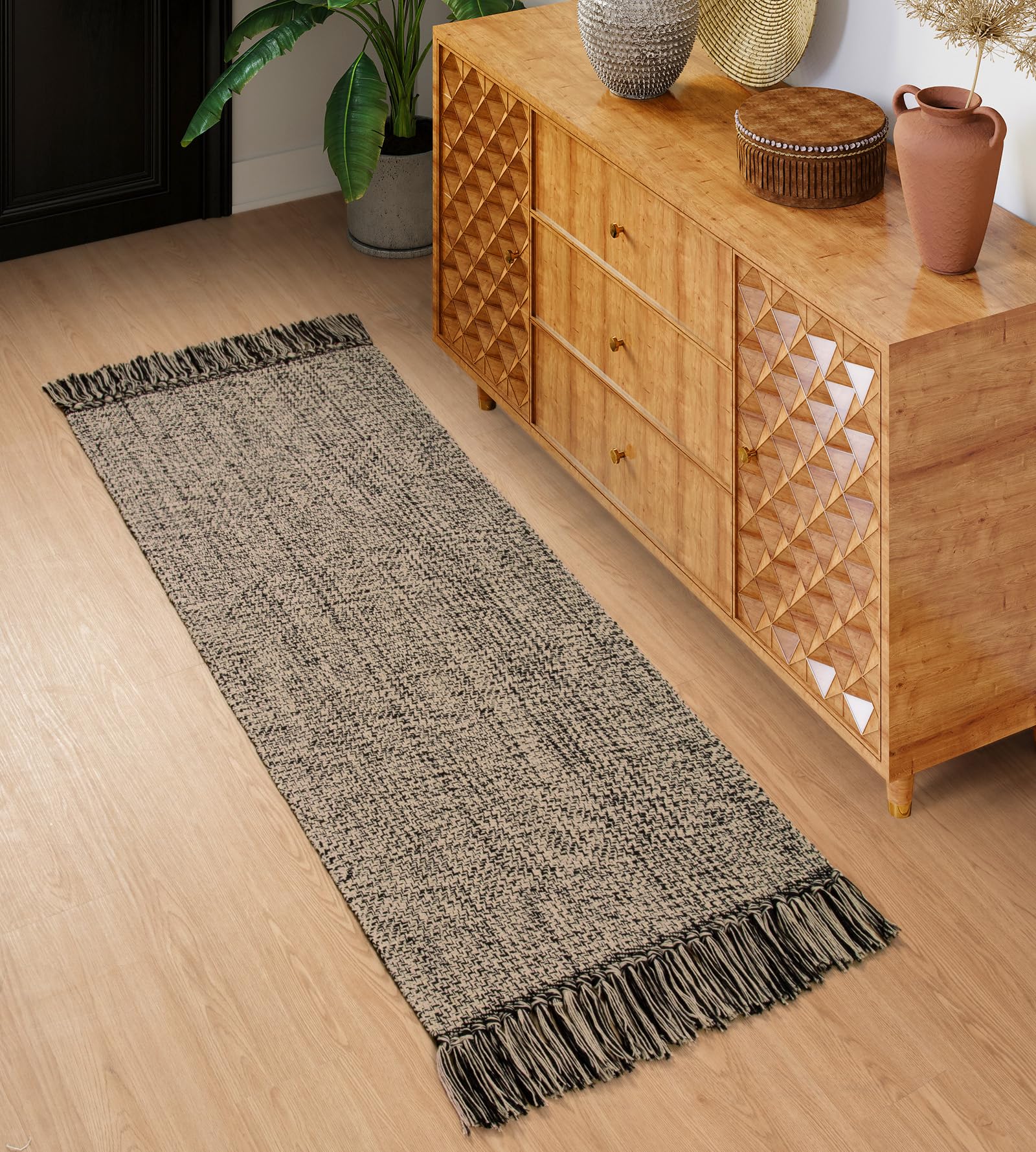Collive Comfy Area Rug 4' x 6', Tan/Cream Woven Cotton Bedroom Rugs, Modern Indoor Accent Rug Floor Carpet with Tassel for Living Room, Nursery Room, Dining Room, Bedside, Office, Patio Decor