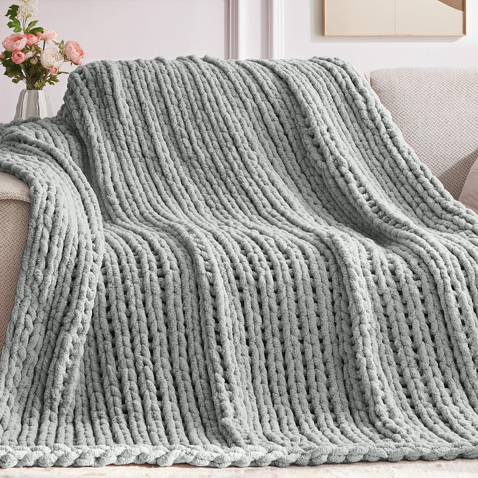 Negwoo Chunky Knit Throw Blanket, 50''*60'' Knitted Throw Chenille Yarn for Bed Couch, Handmade Cream Crochet Big Thick Blanket, Machine Washable Cute Comfy Blanket for Home Decor