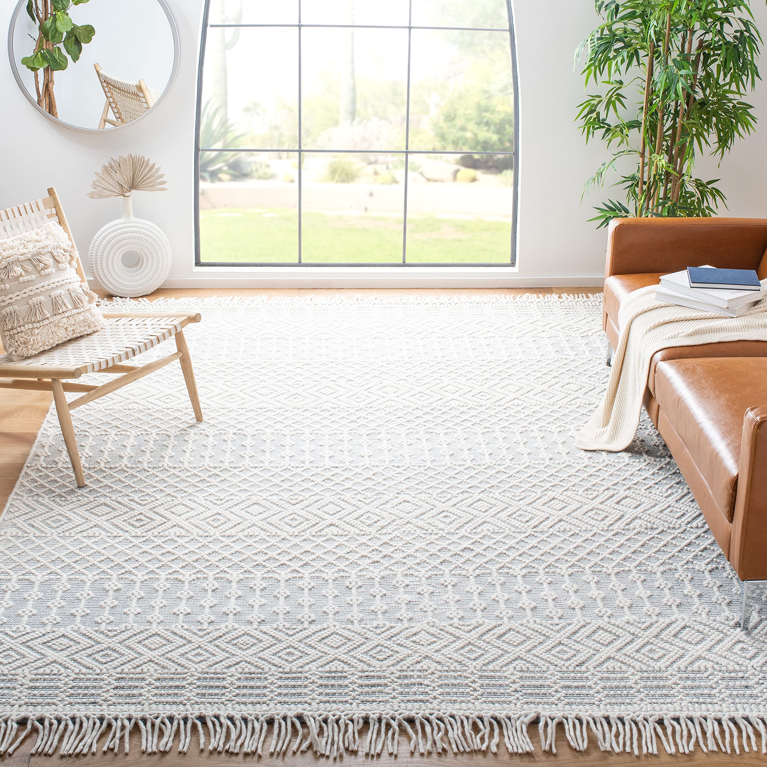 SAFAVIEH Natura Collection Area Rug - 5' x 8', Ivory, Handmade Moroccan Boho Wool Fringe, Ideal for High Traffic Areas in Living Room, Bedroom (NAT852B)