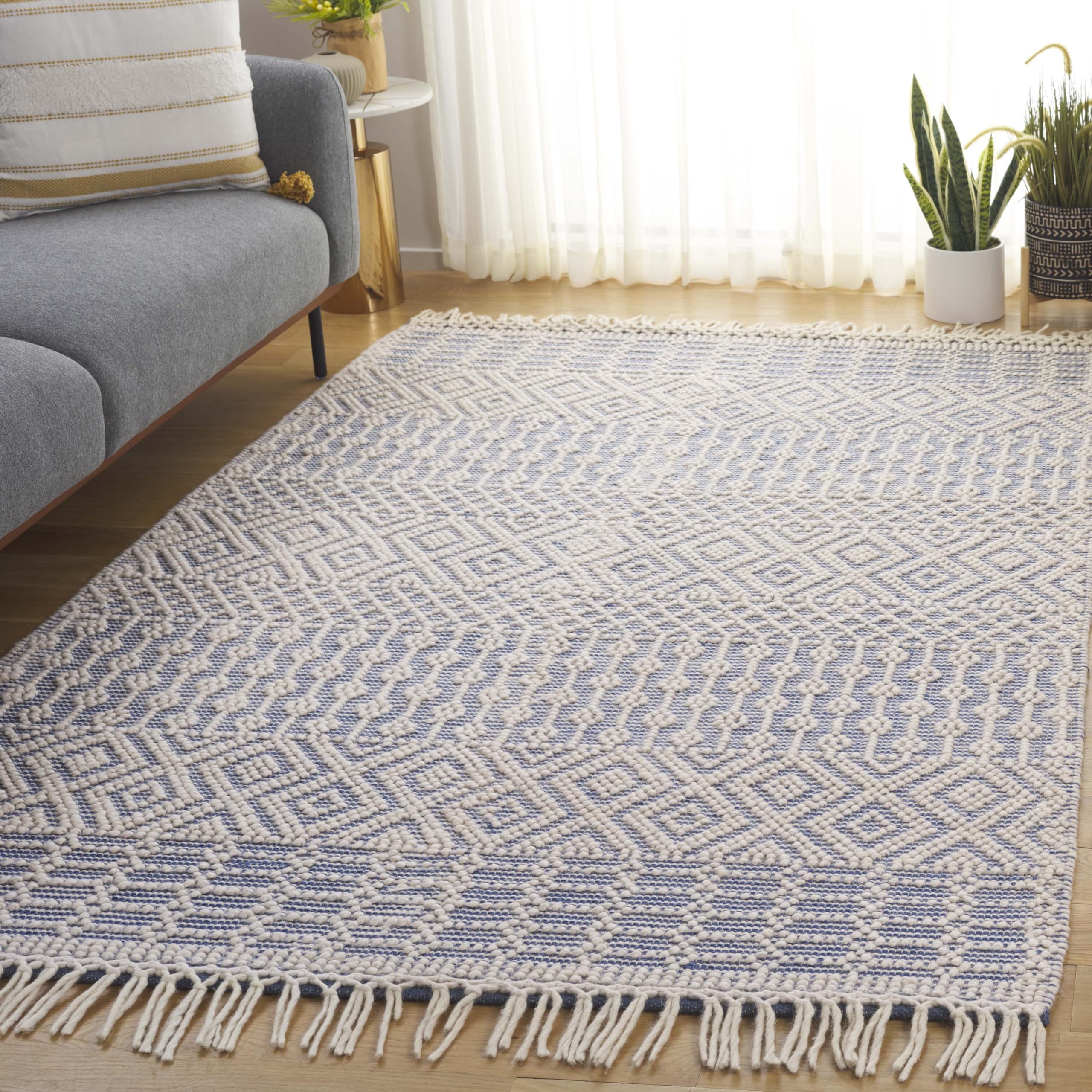 SAFAVIEH Natura Collection Area Rug - 5' x 8', Ivory, Handmade Moroccan Boho Wool Fringe, Ideal for High Traffic Areas in Living Room, Bedroom (NAT852B)