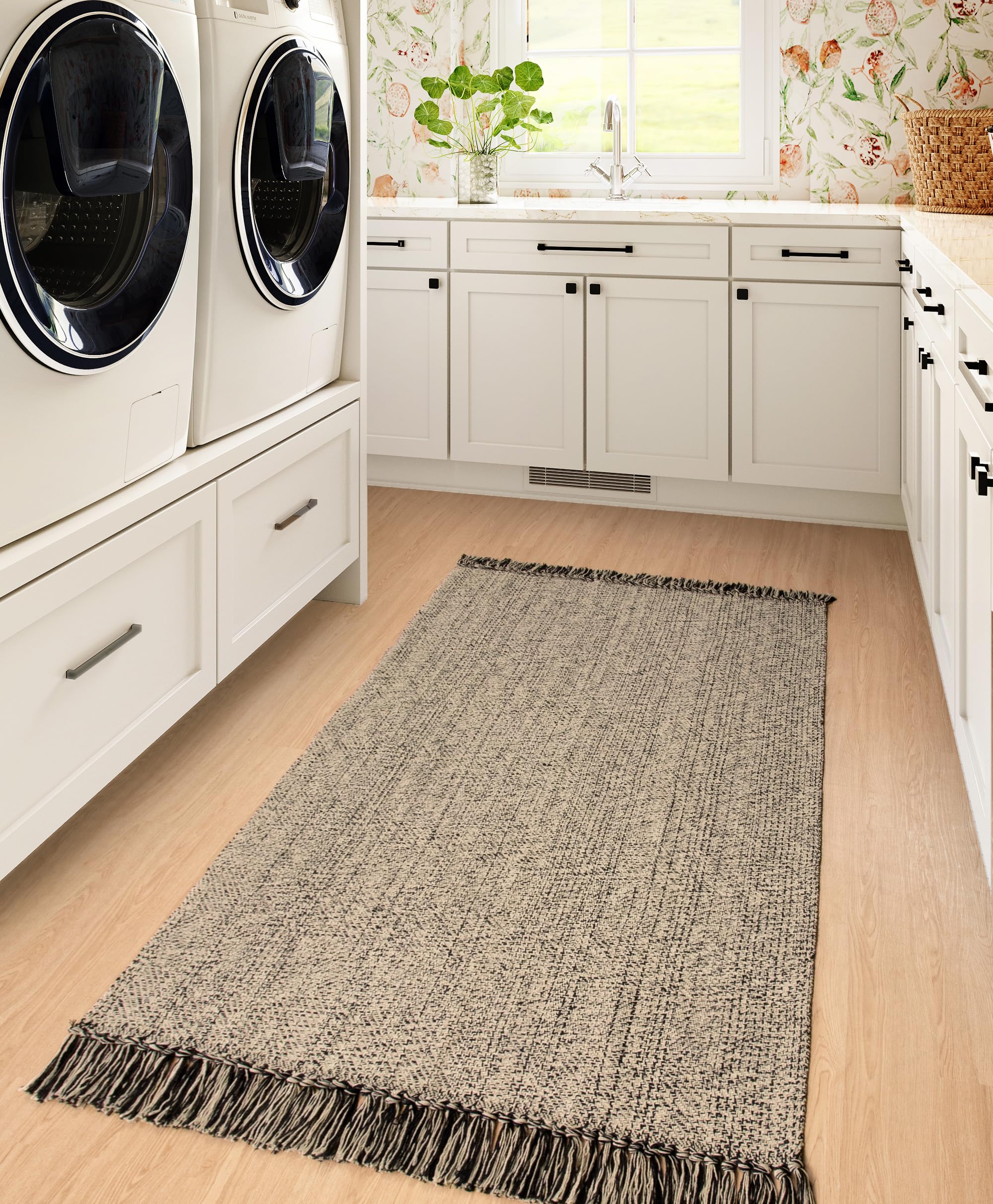 Collive Comfy Area Rug 4' x 6', Tan/Cream Woven Cotton Bedroom Rugs, Modern Indoor Accent Rug Floor Carpet with Tassel for Living Room, Nursery Room, Dining Room, Bedside, Office, Patio Decor