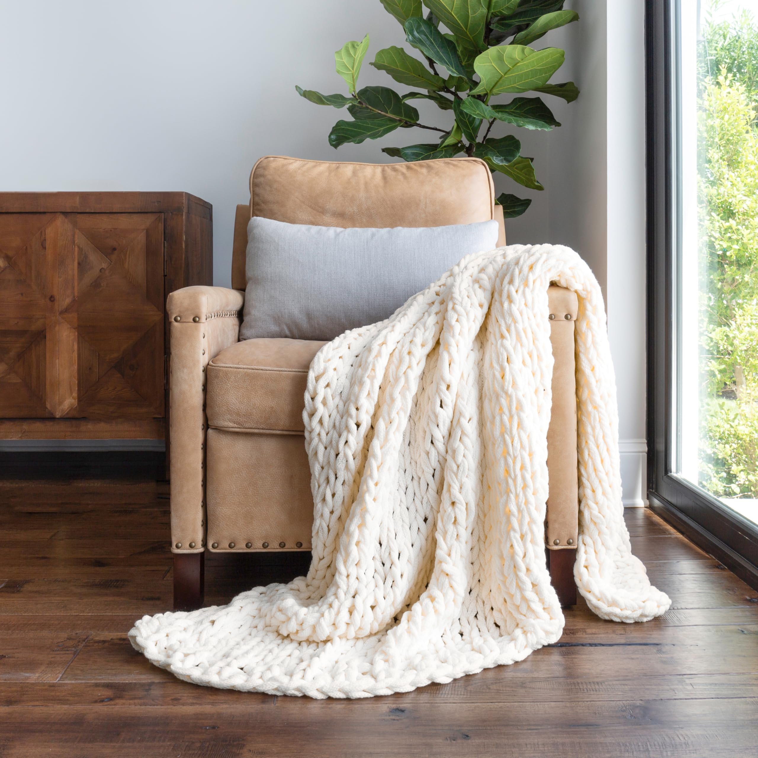 Linen Market Beddings Oversized Chunky Knit Throw Blanket-100% Ultra-Soft Acrylic Hypoallergenic - 47'' x 59'' Cozy Home Accent for Snuggling, Lounging, and Stylish Décor (Light Blue)