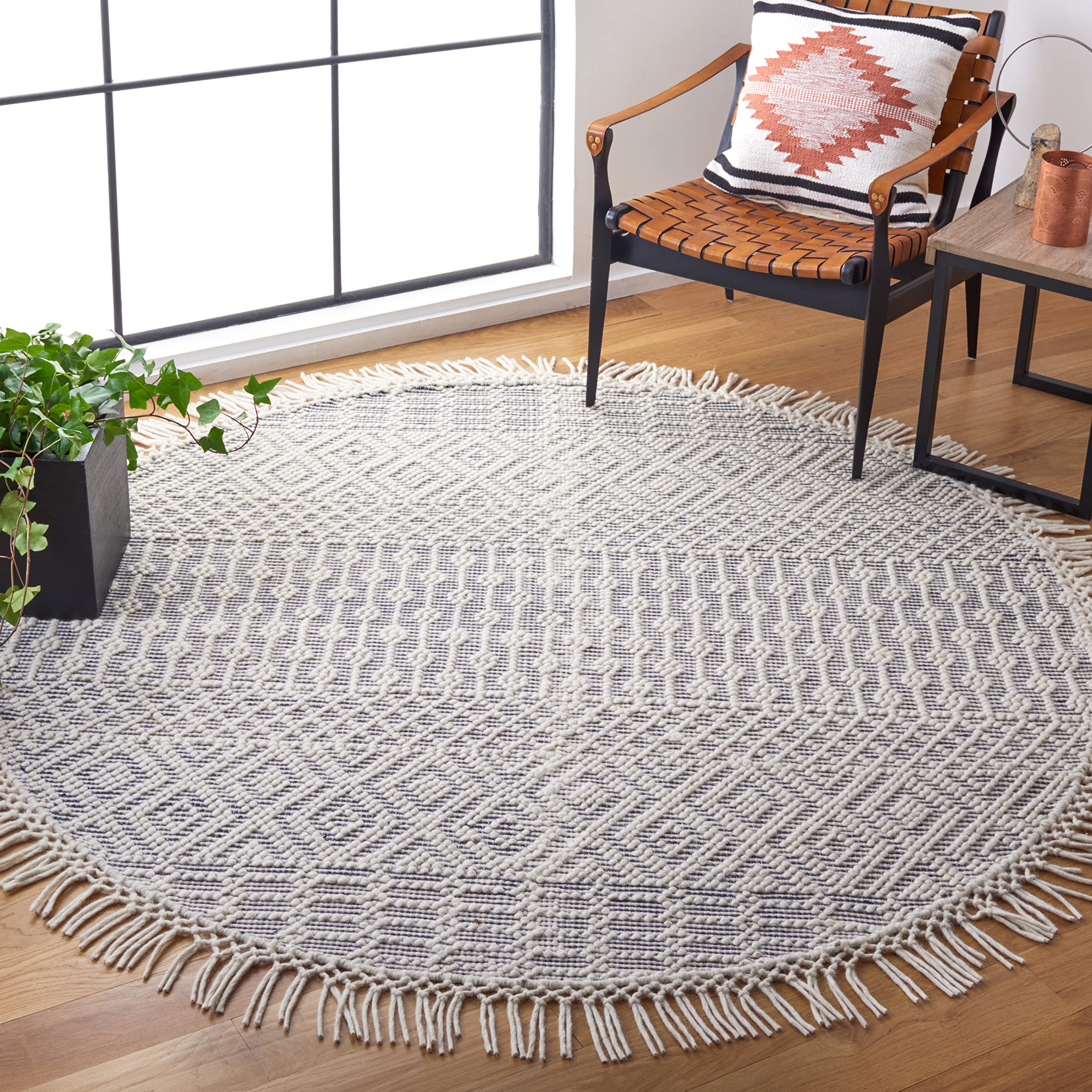 SAFAVIEH Natura Collection Area Rug - 5' x 8', Ivory, Handmade Moroccan Boho Wool Fringe, Ideal for High Traffic Areas in Living Room, Bedroom (NAT852B)