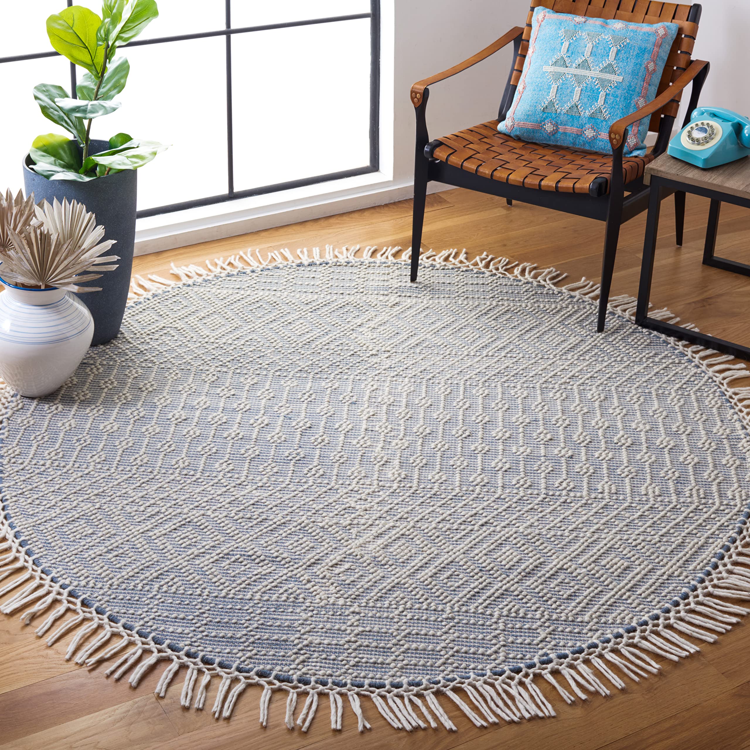 SAFAVIEH Natura Collection Area Rug - 5' x 8', Ivory, Handmade Moroccan Boho Wool Fringe, Ideal for High Traffic Areas in Living Room, Bedroom (NAT852B)