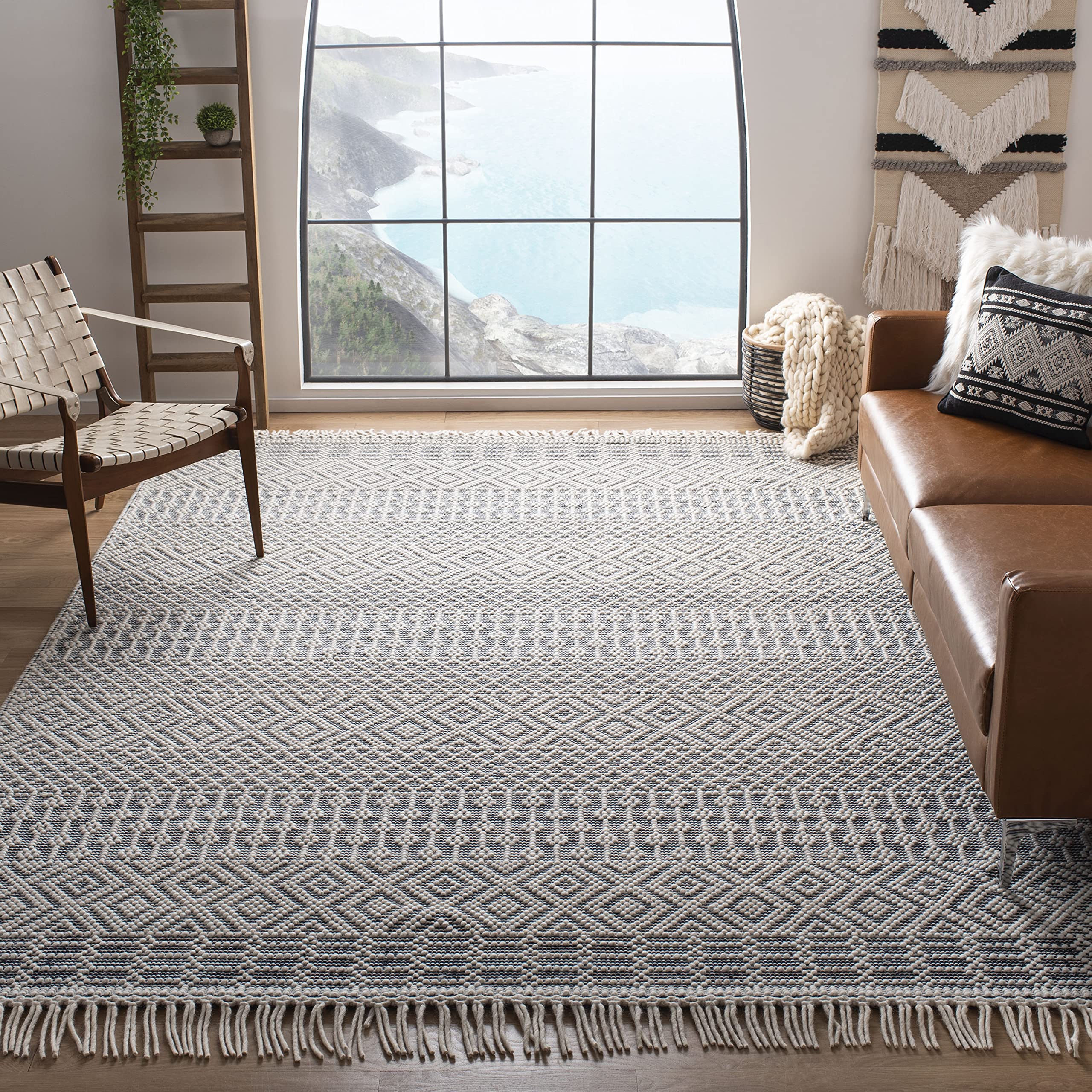 SAFAVIEH Natura Collection Area Rug - 5' x 8', Ivory, Handmade Moroccan Boho Wool Fringe, Ideal for High Traffic Areas in Living Room, Bedroom (NAT852B)