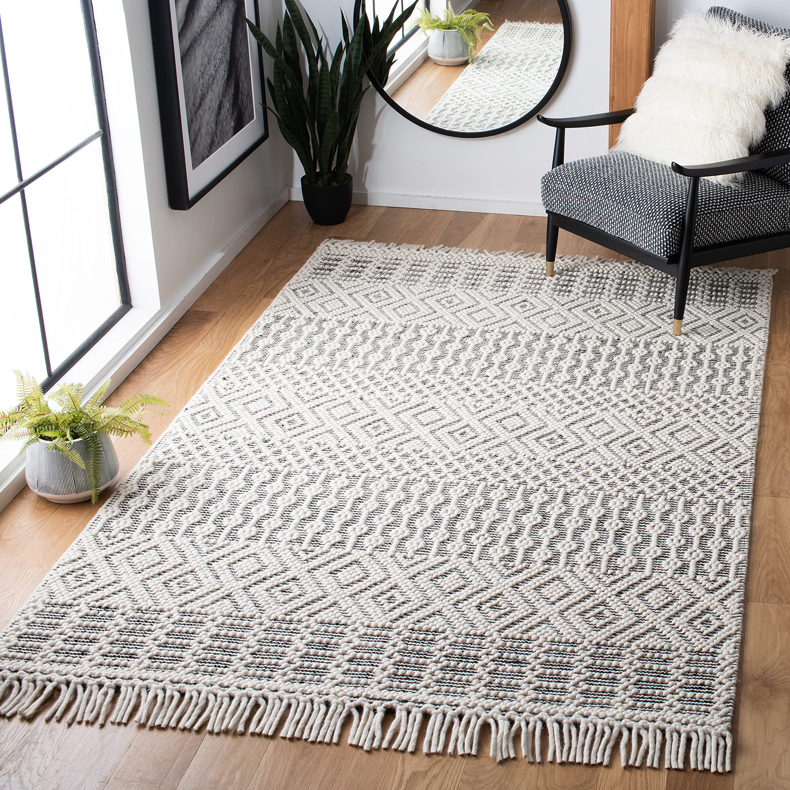 SAFAVIEH Natura Collection Area Rug - 5' x 8', Ivory, Handmade Moroccan Boho Wool Fringe, Ideal for High Traffic Areas in Living Room, Bedroom (NAT852B)