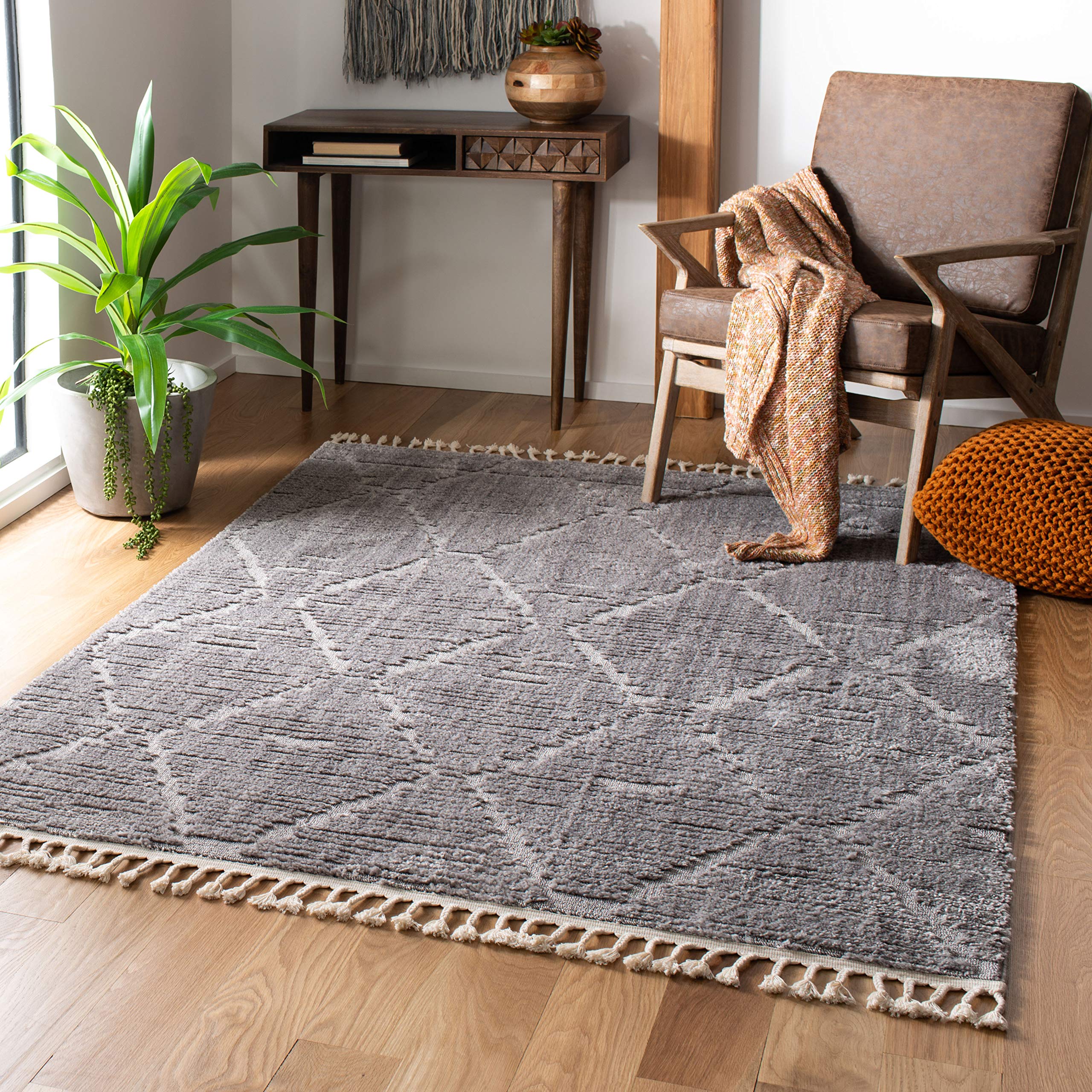 SAFAVIEH Area Rug 8x10 - Marrakesh Collection - Large - Beige, Moroccan Trellis Design with Tassel Detail, Non-Shedding & Easy to Clean, Ideal for Living Room, Bedroom, Dining Space (MRK517C)
